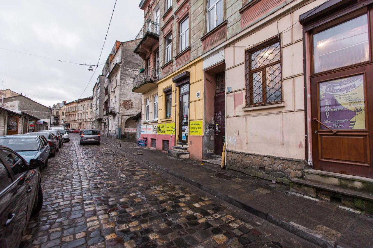 Квартира Подобово В Центрі На Вулиця Скорика 25 Колишня Чайковського Біля Філармонії Лвив Екстериор снимка